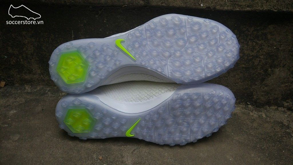 nike hypervenom phantomx iii